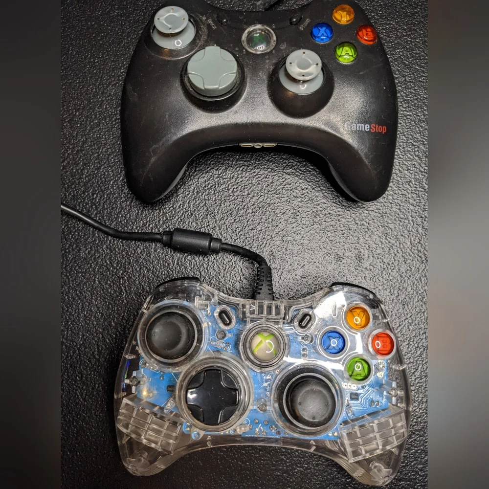 Microsoft Xbox 360 Wired Controllers (2 preowned) Black/Clear